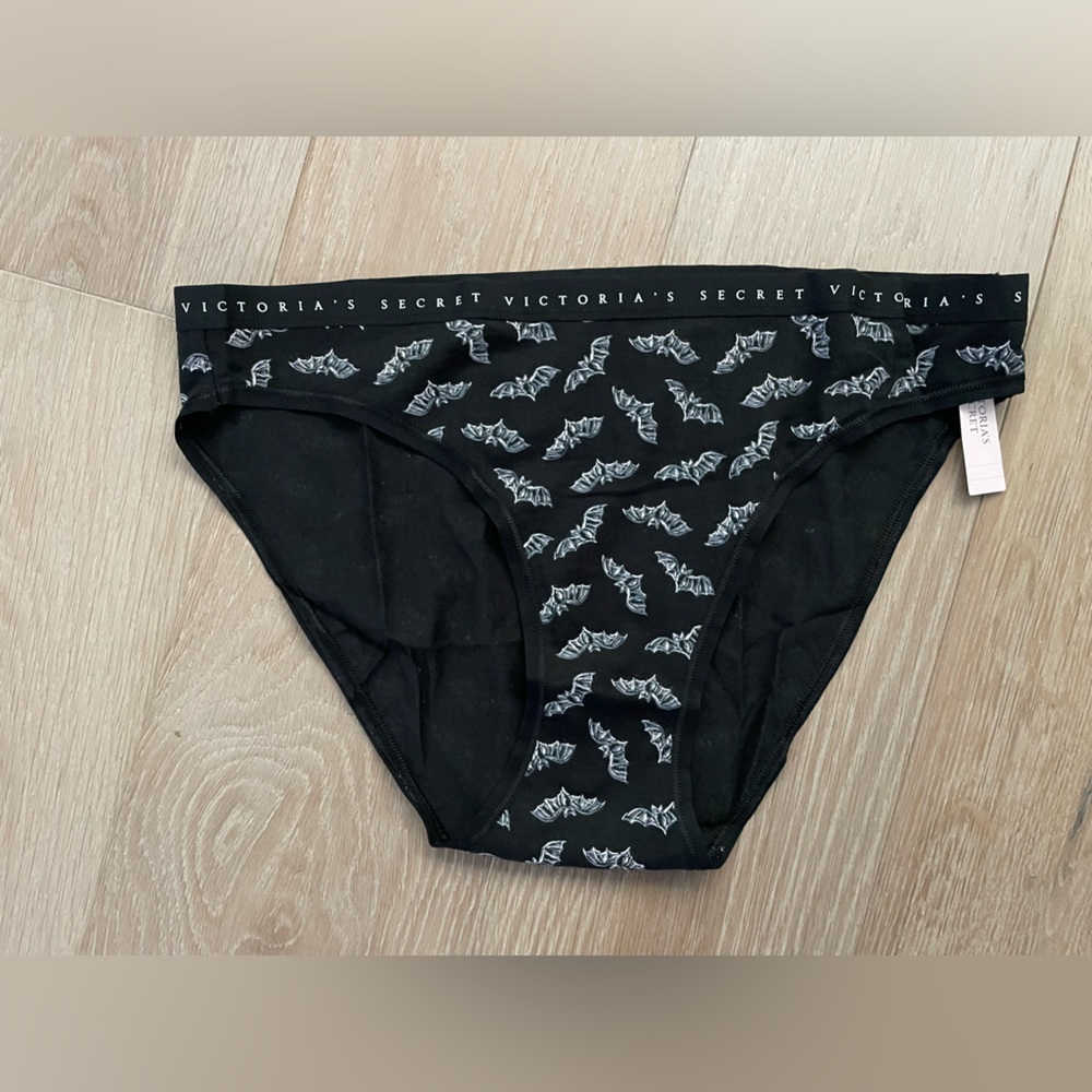 Victoria’s Secret Stretch Cotton Bikini Panty - Medium - Black Flying Bats